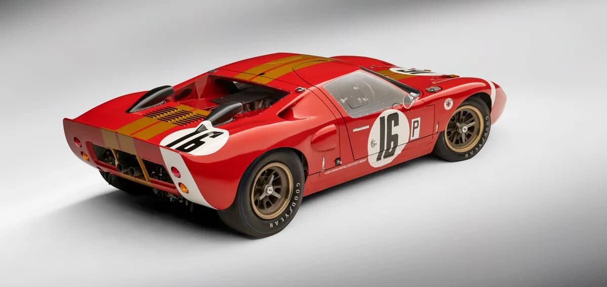 2022 Ford GT Alan Mann Heritage Edition – March 7, 2022 – Image 1_ssict_1200_569