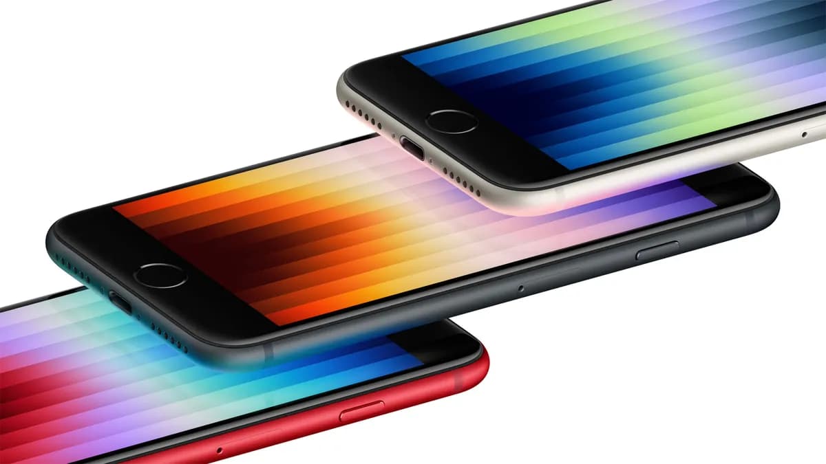 Apple-iPhoneSE-hero-3up-220308_ssict_1200_675