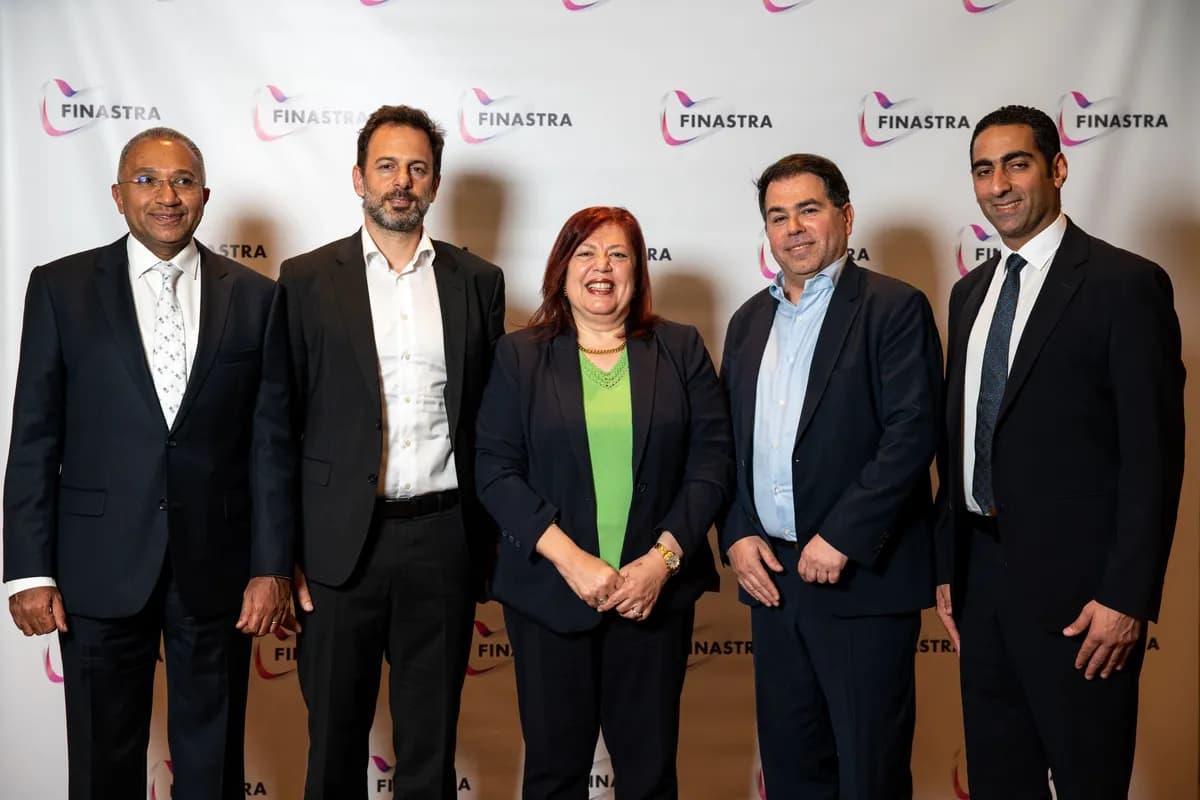 Finastra Forum_Signing_002-Serge_ssict_1200_800