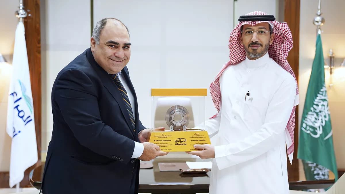 الرئيس التنفيذي للمراعي يلتقي سفير جمهورية قبرص لدى المملكة _ssict_1200_675