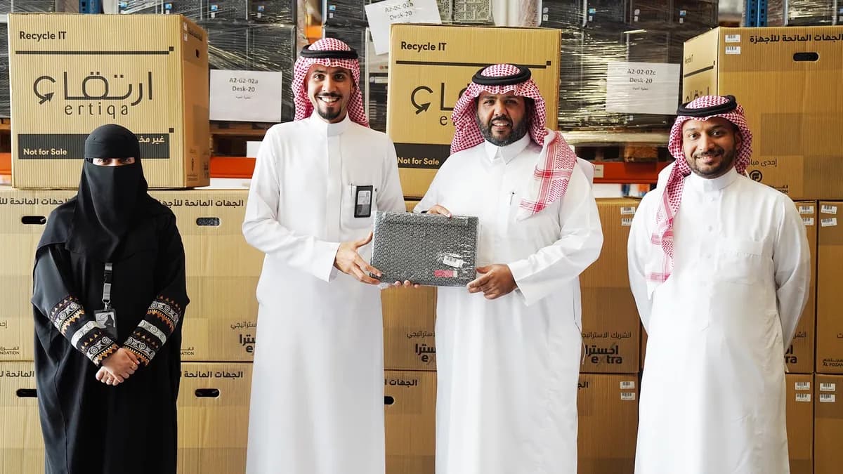 المراعي تتبرع بـ 240 جهاز إلكتروني مكتبي متنوع لجميعة ارتقاء _ssict_1200_675