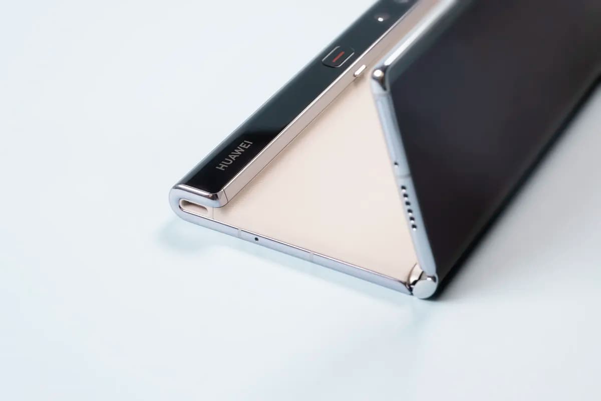 الهاتف القابل للطي لعام 2022 HUAWEI Mate Xs 2_ssict_1200_800