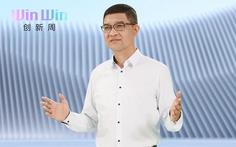 Zhou Xiaohua, Director of Huawei Service & Software Marketing & Solution Sales Dept_ssict_800_500