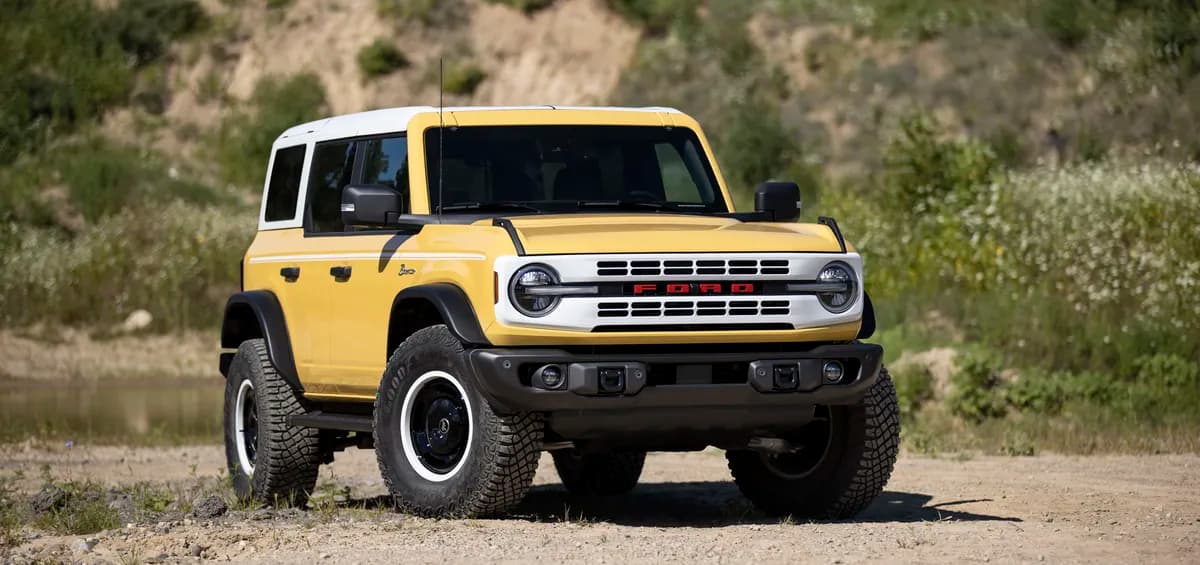 2023 Bronco Heritage Limited Edition_Yellowstone_Metallic_01_ssict_1200_565