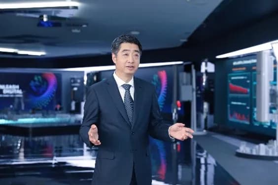 Ken Hu, Rotating Chairman at Huawei_ssict_564_376