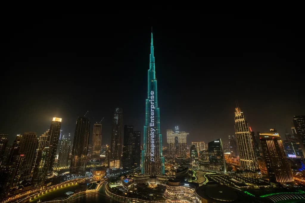 كاسبرسكي تلفت الأنظار إلى أرفع مستويات الأمن الرقمي بإنارةبرج خليفة _ssict_1024_683