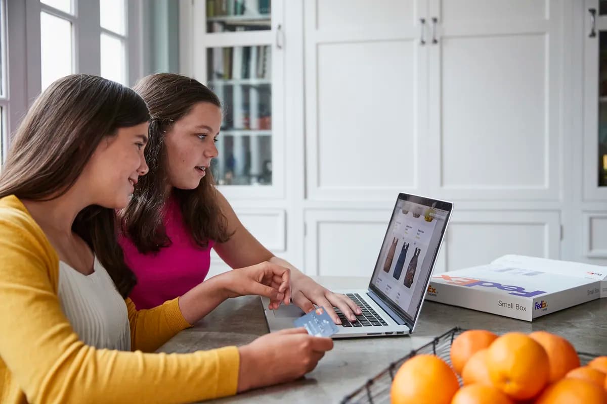FedEx e-commerce image_1_ssict_1200_800