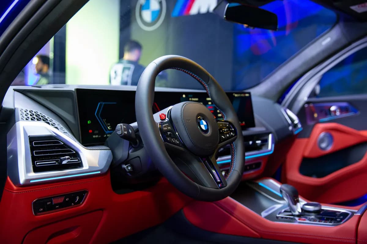 محمد يوسف الناغي للسيارات تطلق سيارةBMW XM الجديدة كلياً في المملكة2_ssict_1200_800