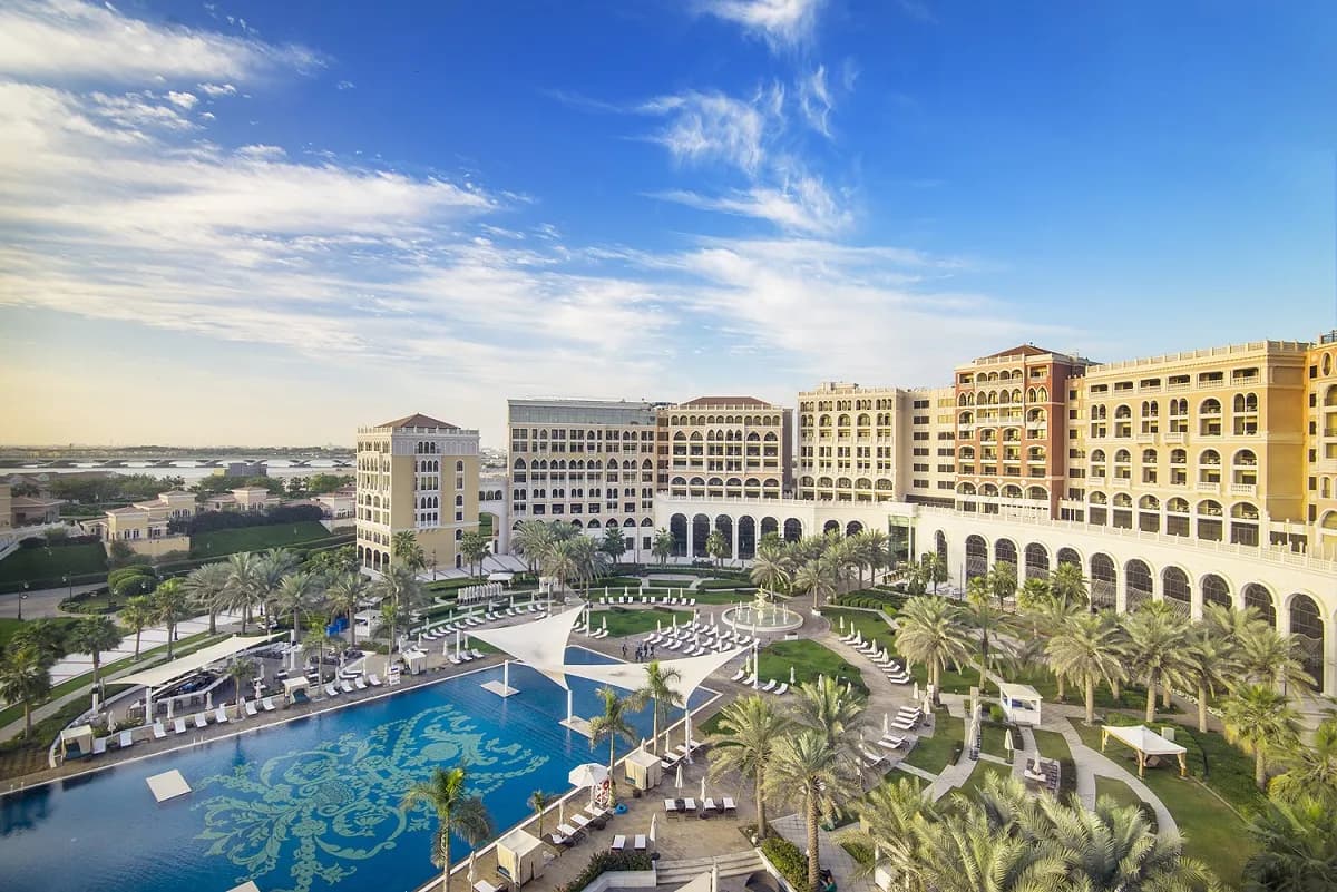 The Ritz-Carlton Abu Dhabi - Beach & Views_ssict_1200_801