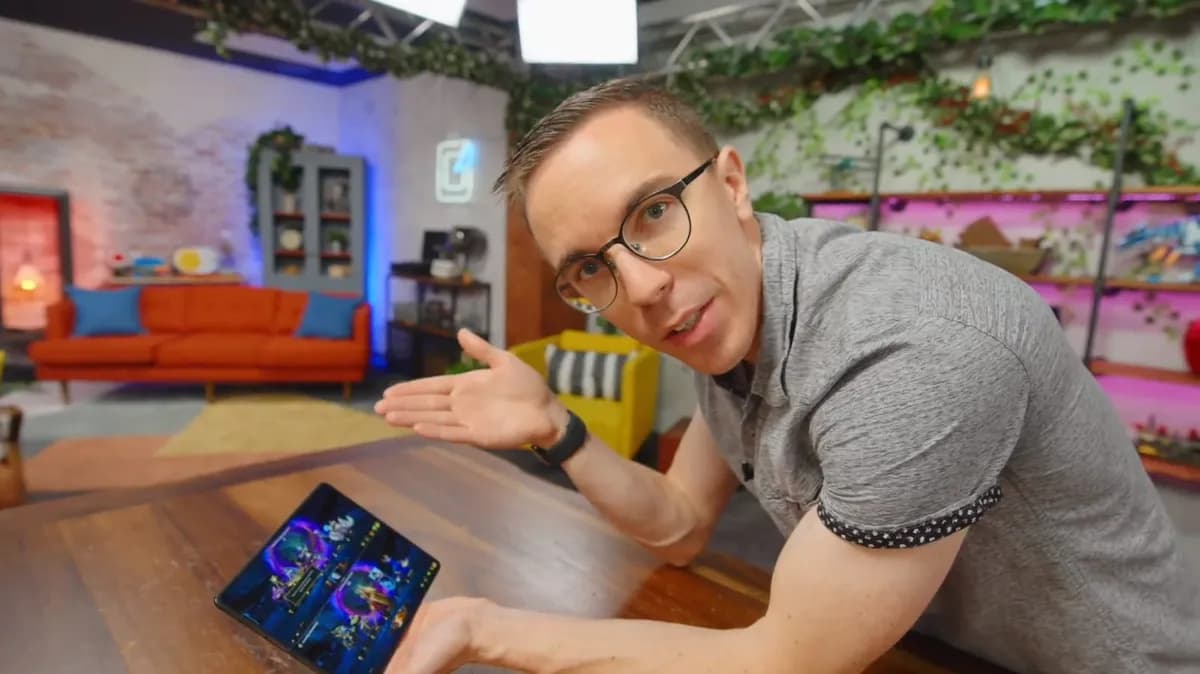 واحد من أقوى المؤثرين يقوم بعرض تفاعل إبداعي واستثنائي على هاتف HONOR Magic V2 القابل للطي_1145194_ssict_1200_674