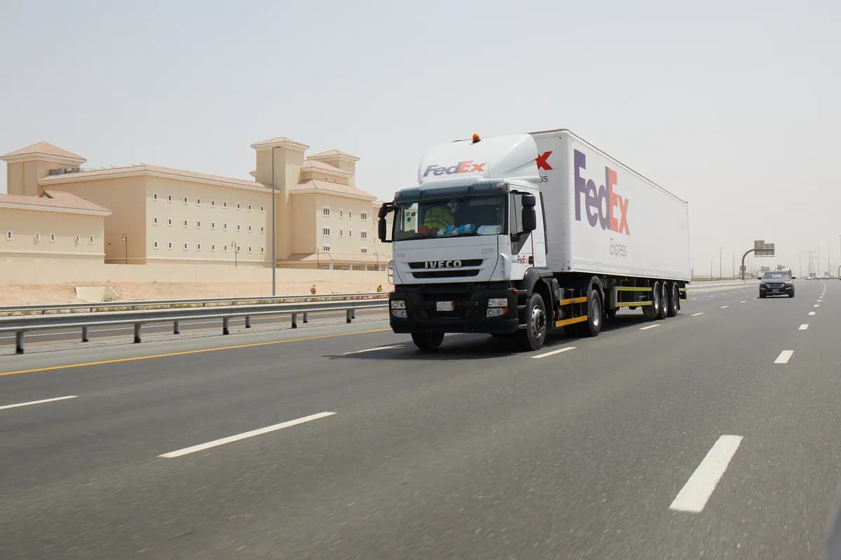 FedEx Launches Regional Economy Services in the Middle East_ssict_1200_800