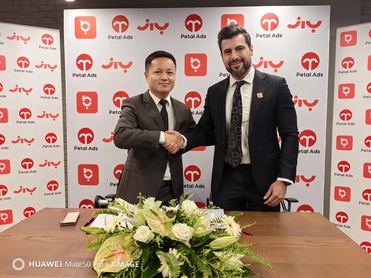 Baaz Partners with Petal Ads-min_ssict_1200_900