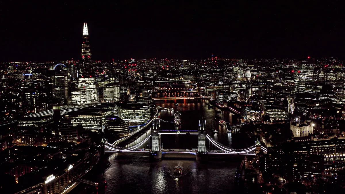 London night time view._ssict_1200_675