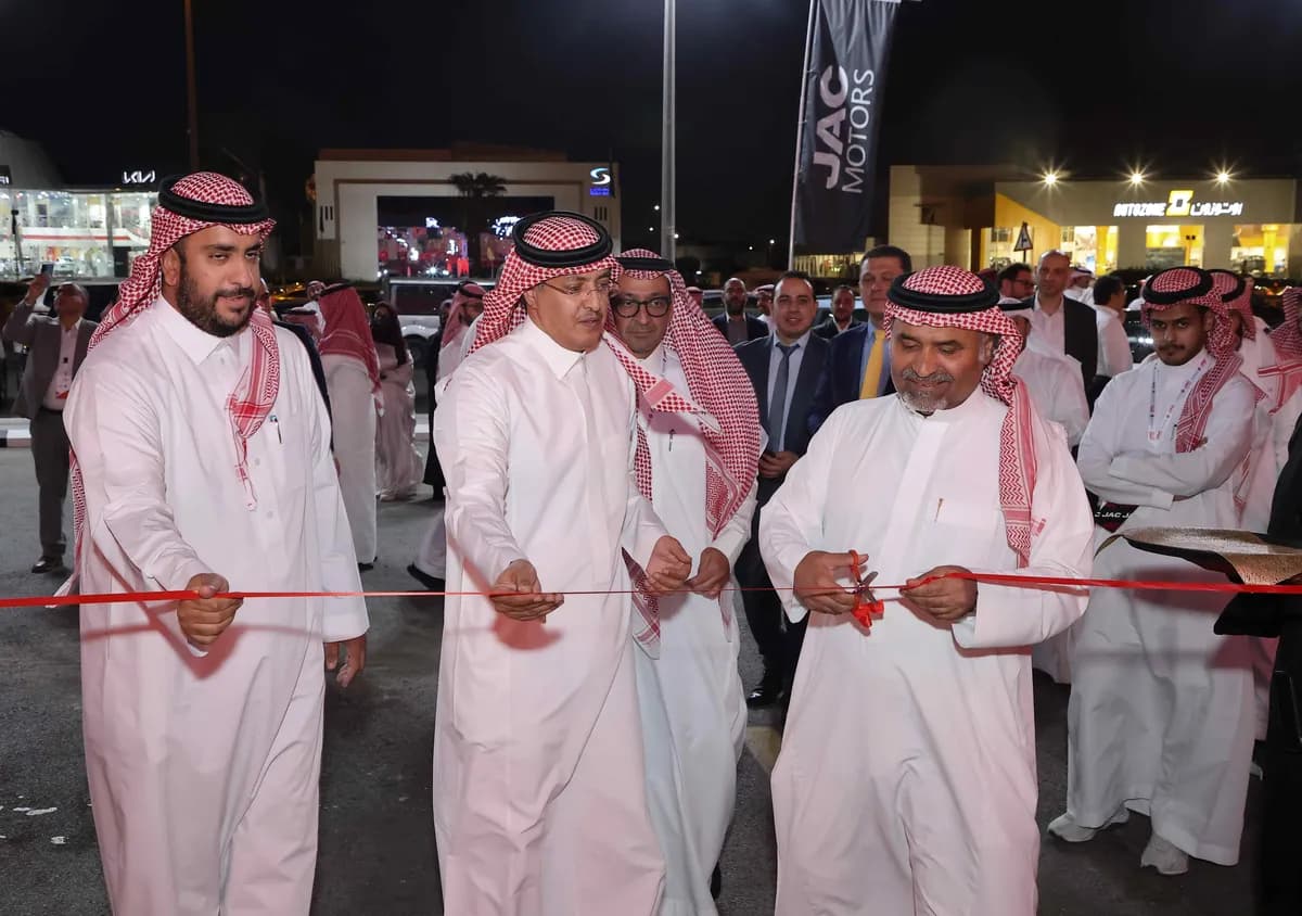شعاع الشرق تفتتح أكبر مركز متكامل لسيارات جاك في المملكة العربية السعودية3_ssict_1200_844