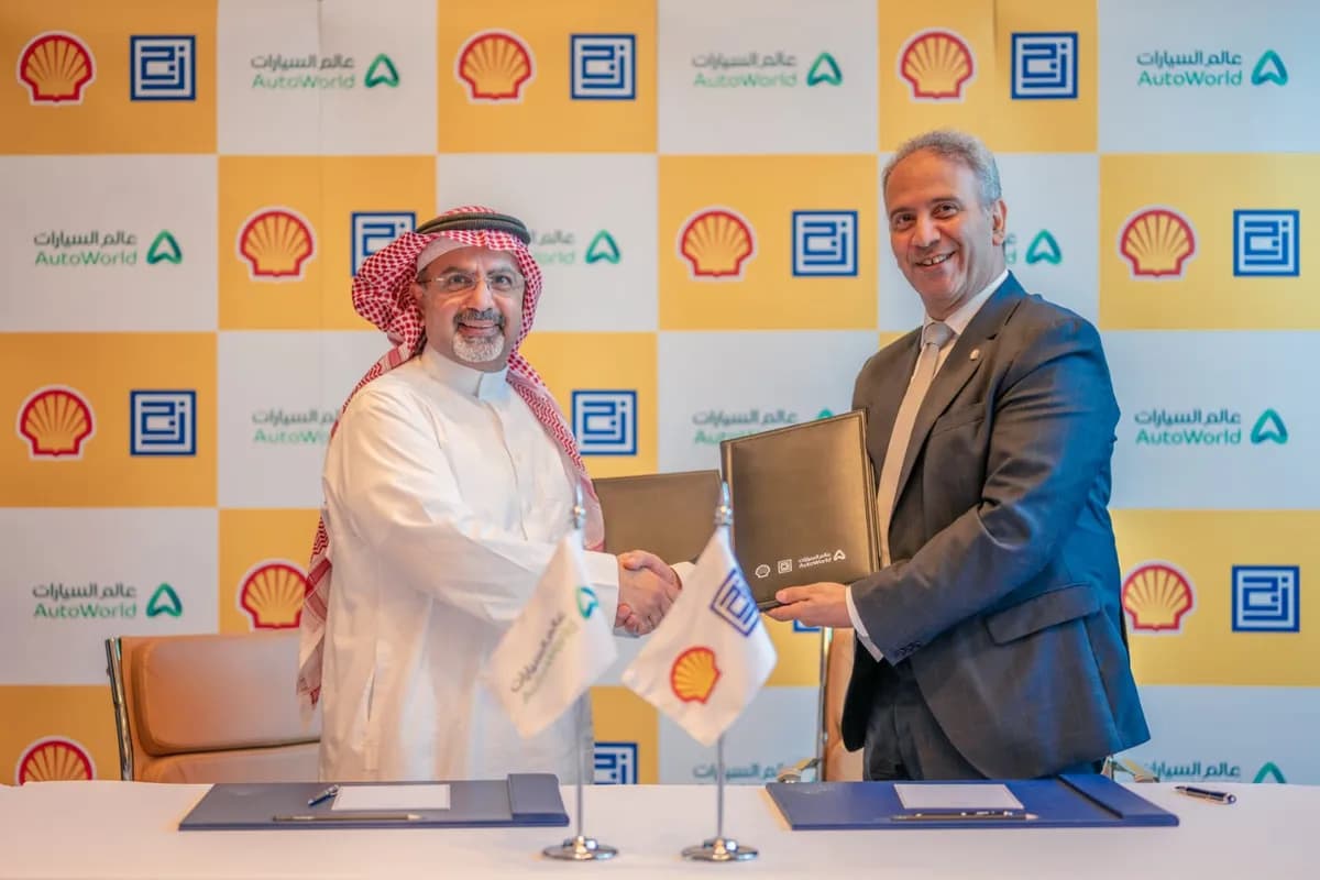 إنطلاق شراكة محلية بين شركة الجميح وشل وشركة عالم السياراتتوقيع اتفاقية جديدة لتطوير خدمات أسطول عالم السيارات_ssict_1200_800