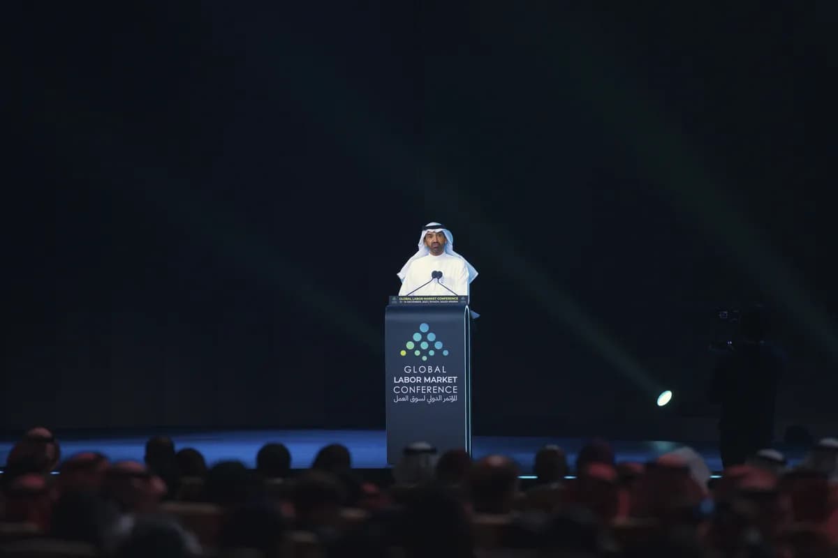 وزير الموارد البشرية والتنمية الاجتماعية- إقامة المؤتمر الدولي لسوق العمل بشكل سنوي1_ssict_1200_800