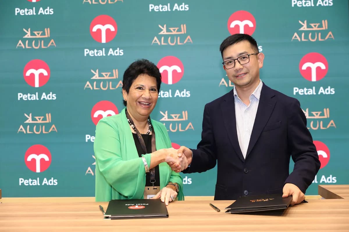 Ms. Melanie P. De Souza, Executive Director Destination Marketing at the Royal Commission for AlUla, and Mr. Justin Chen, Global President of Petal Ads, Huawei Consumer Cloud_ssict_1200_800