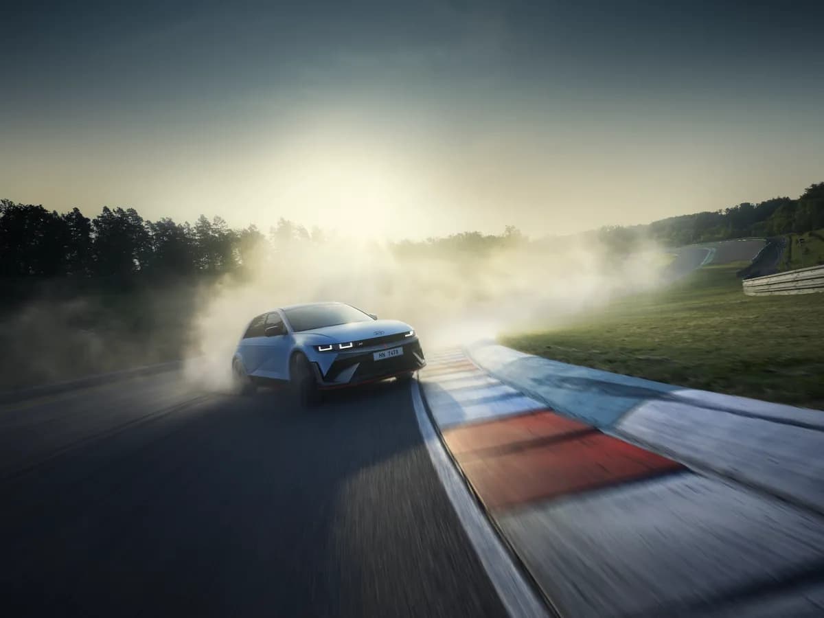 (Photo) Hyundai IONIQ 5 N Voted Best EV Hot Hatch at the 2024 TopGear.com Electric Awards_ssict_1200_900