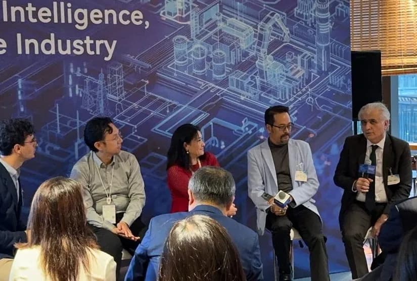 Dr. Jassim Haji participating at a panel discussion at Huawei Connect 2024.jpg_ssict_825_557