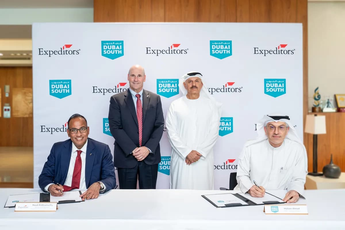 DUBAI SOUTH AND EXPEDITORS SIGN AGREEMENT TO OPEN A NEW FACILITY AT THE LOGISTICS DISTRICT _ssict_1200_800
