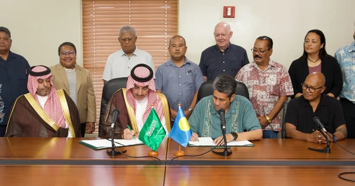 Saudi Fund for Development officials signing the USD 15 million loan agreement with Palau in Ngerulmud